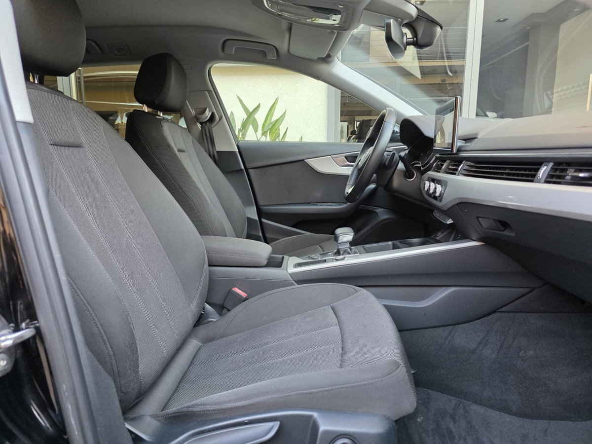 Audi A4 Avant 30 TDI/136 CV S tronic Business Advanced (16)