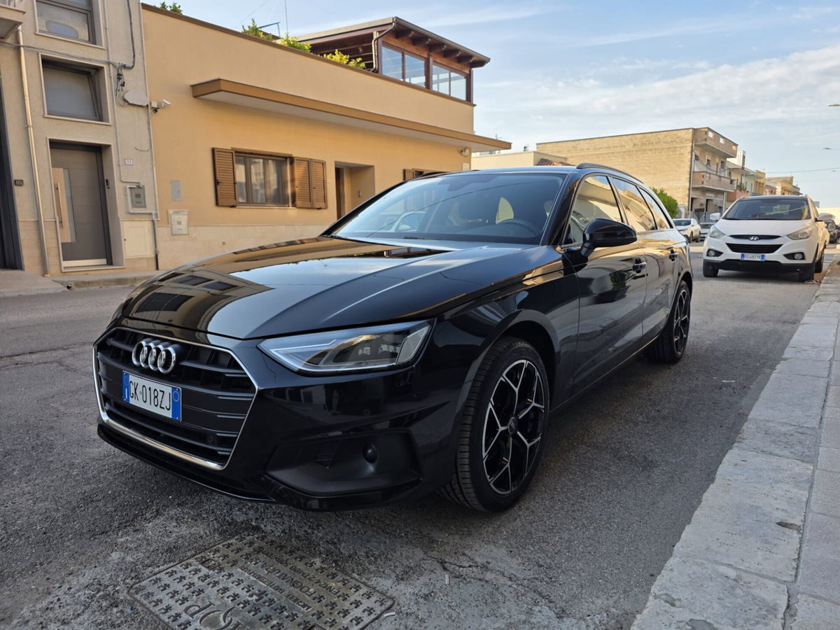 Audi A4 Avant 30 TDI/136 CV S tronic Business Advanced (2)
