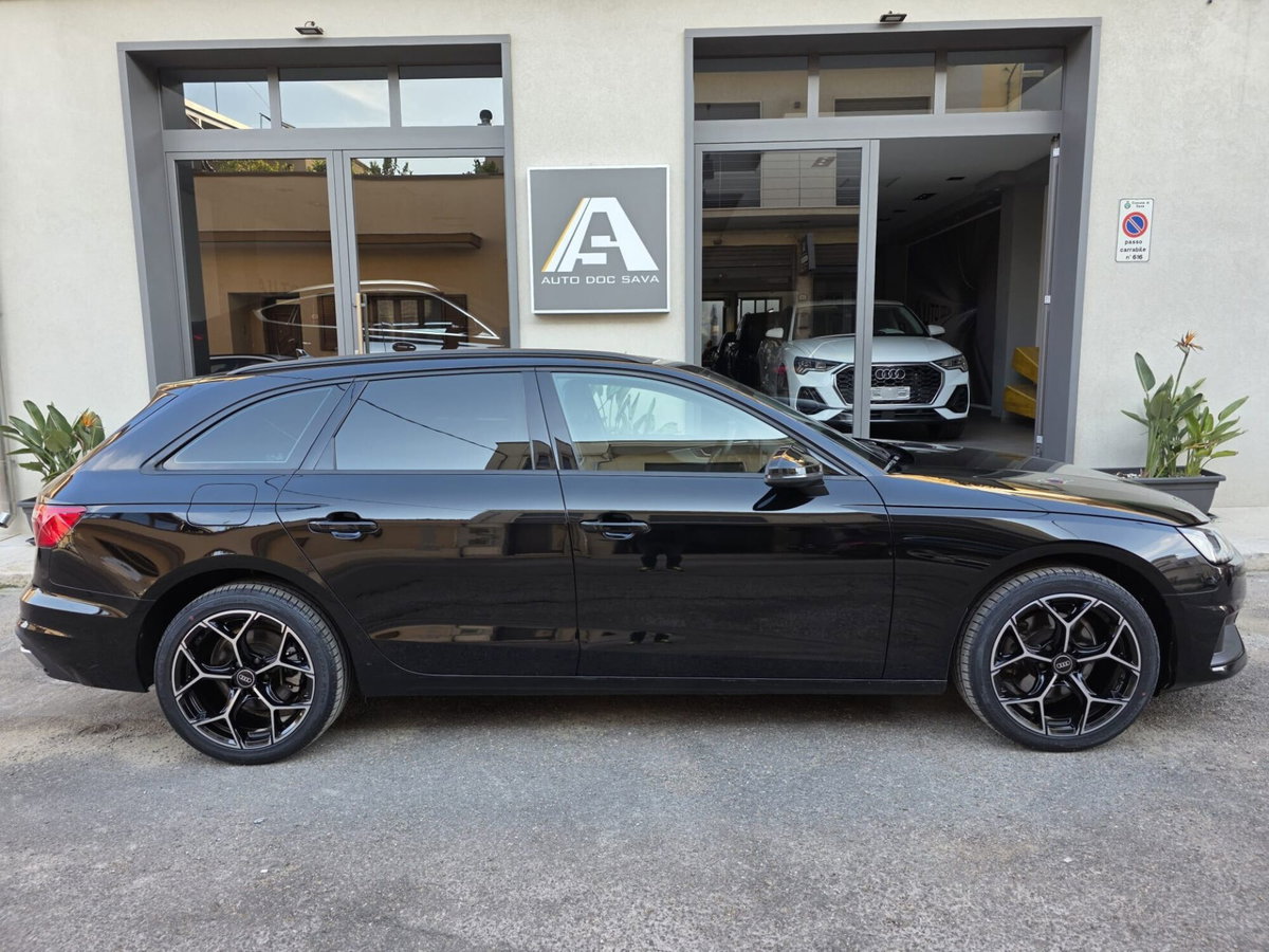 Audi A4 Avant 30 TDI/136 CV S tronic Business Advanced (3)