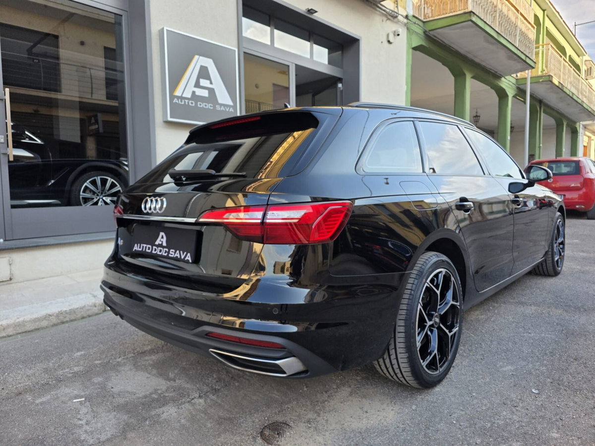 Audi A4 Avant 30 TDI/136 CV S tronic Business Advanced (5)