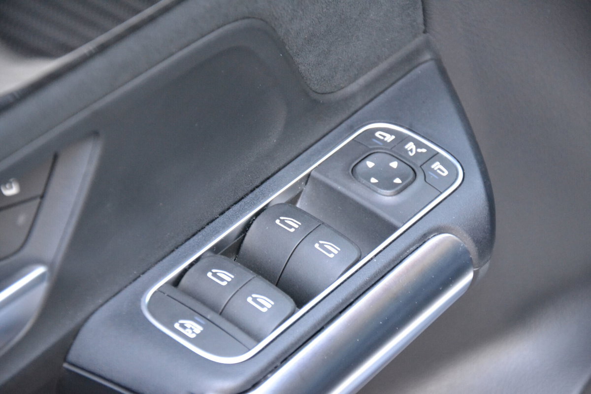 Mercedes-Benz Classe B 180 d Premium (18)