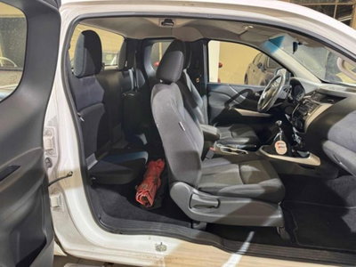 Nissan Navara 2.3 dCi 4WD King Cab Acenta (10)