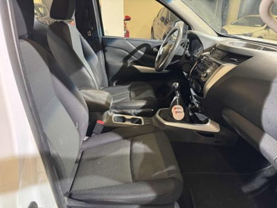 Nissan Navara 2.3 dCi 4WD King Cab Acenta (11)