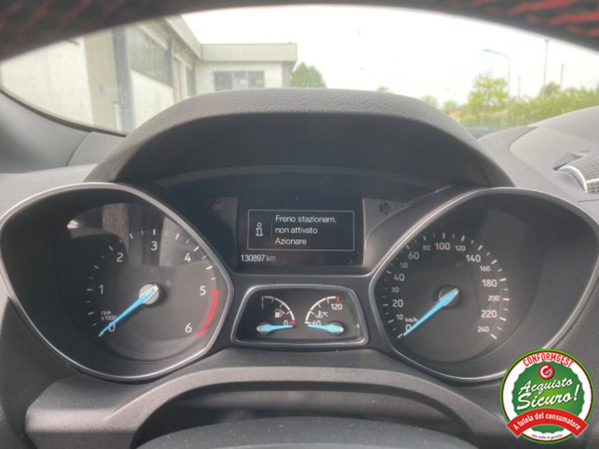 Ford Kuga 1.5 TDCI 120CV S&S 2WD Powershift ST-Line Business (13)