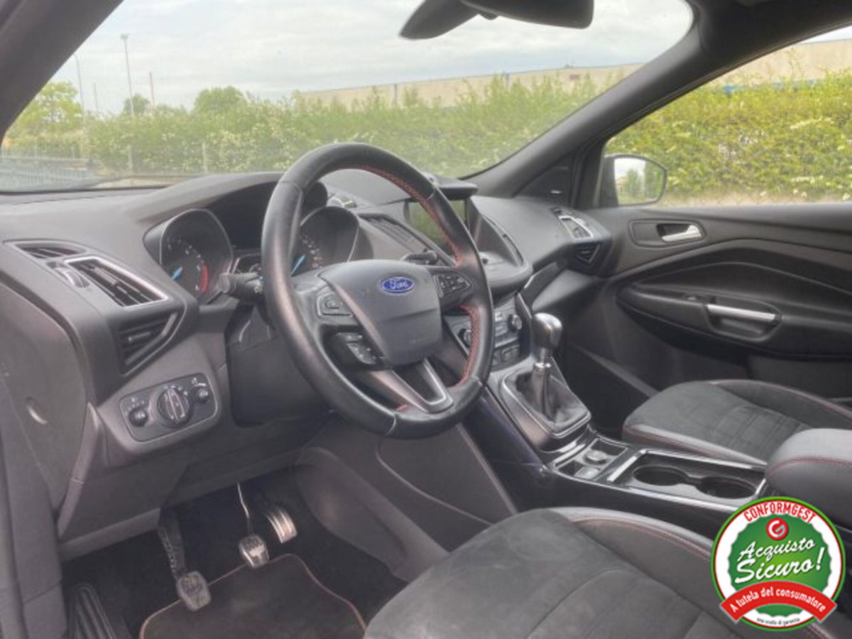Ford Kuga 1.5 TDCI 120CV S&S 2WD Powershift ST-Line Business (5)