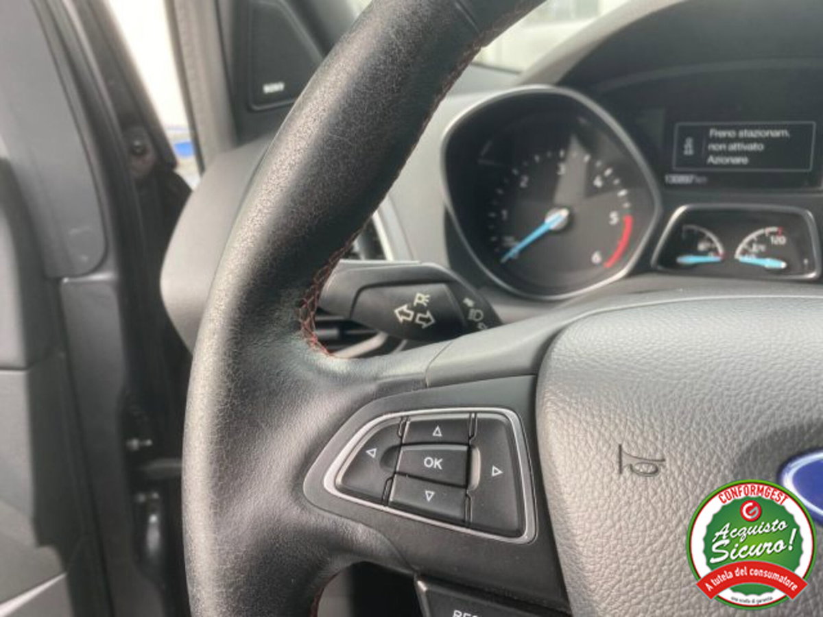 Ford Kuga 1.5 TDCI 120CV S&S 2WD Powershift ST-Line Business (8)