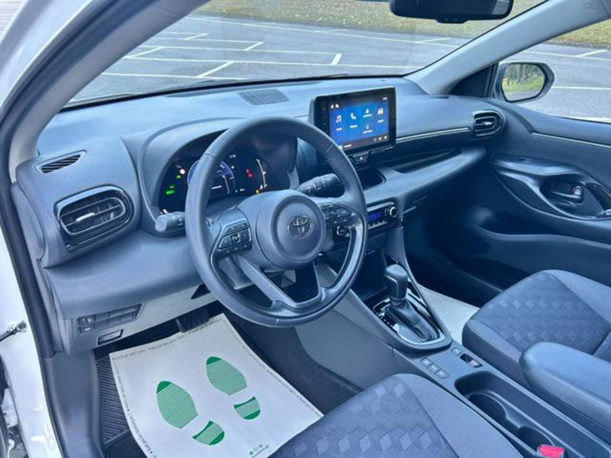 Toyota Yaris 1.5 Hybrid 5 porte Trend (12)