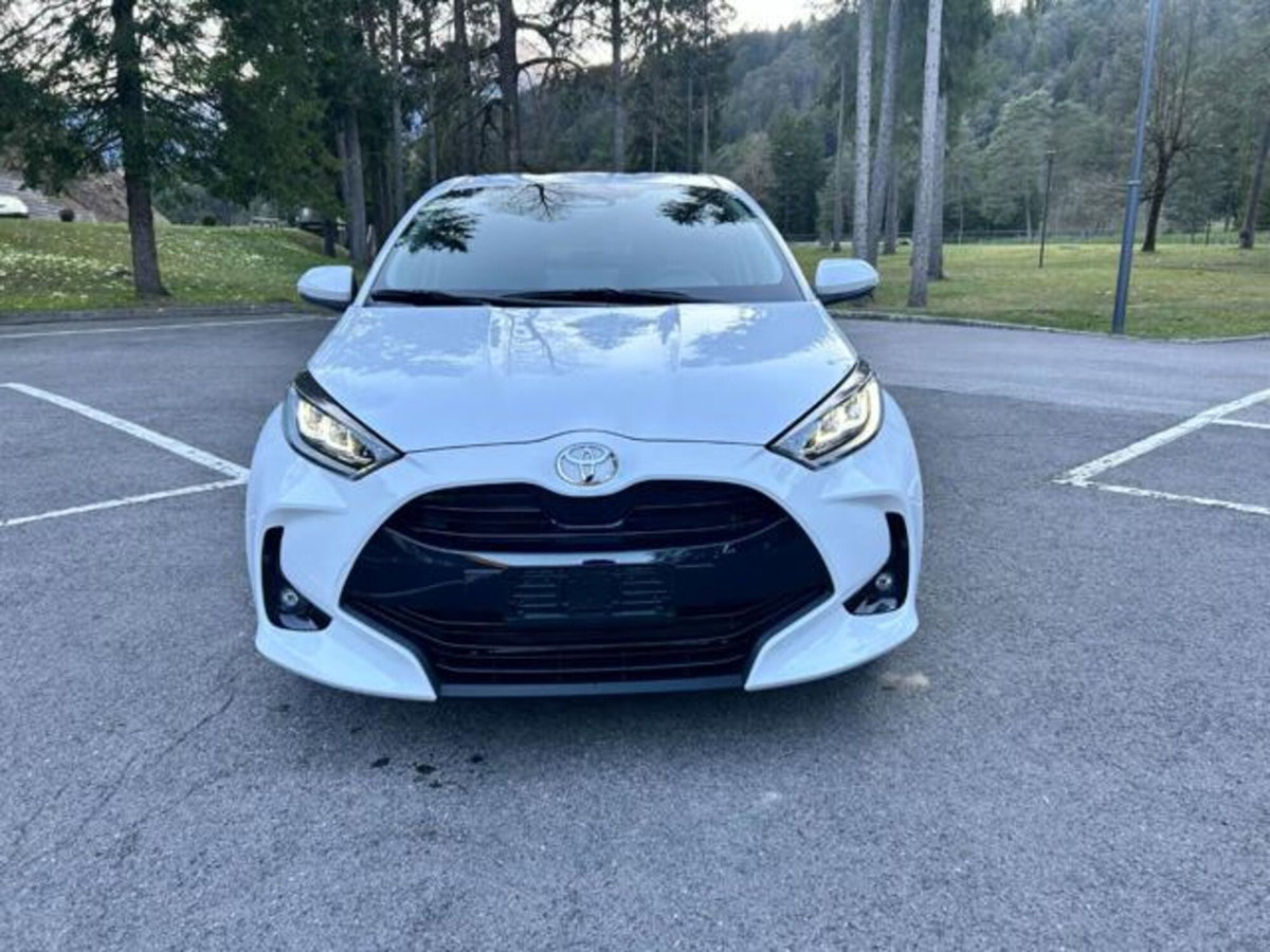 Toyota Yaris 1.5 Hybrid 5 porte Trend (2)