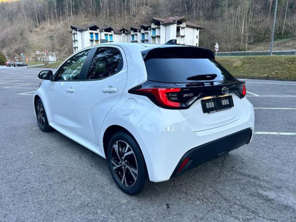 Toyota Yaris 1.5 Hybrid 5 porte Trend (4)