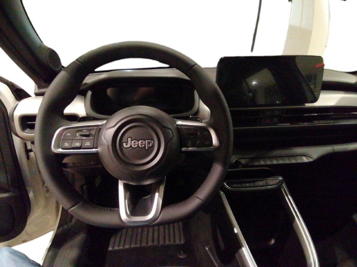 Jeep Avenger 1.2 turbo e-hybrid mhev Upland 4xe 145cv edct6 (7)