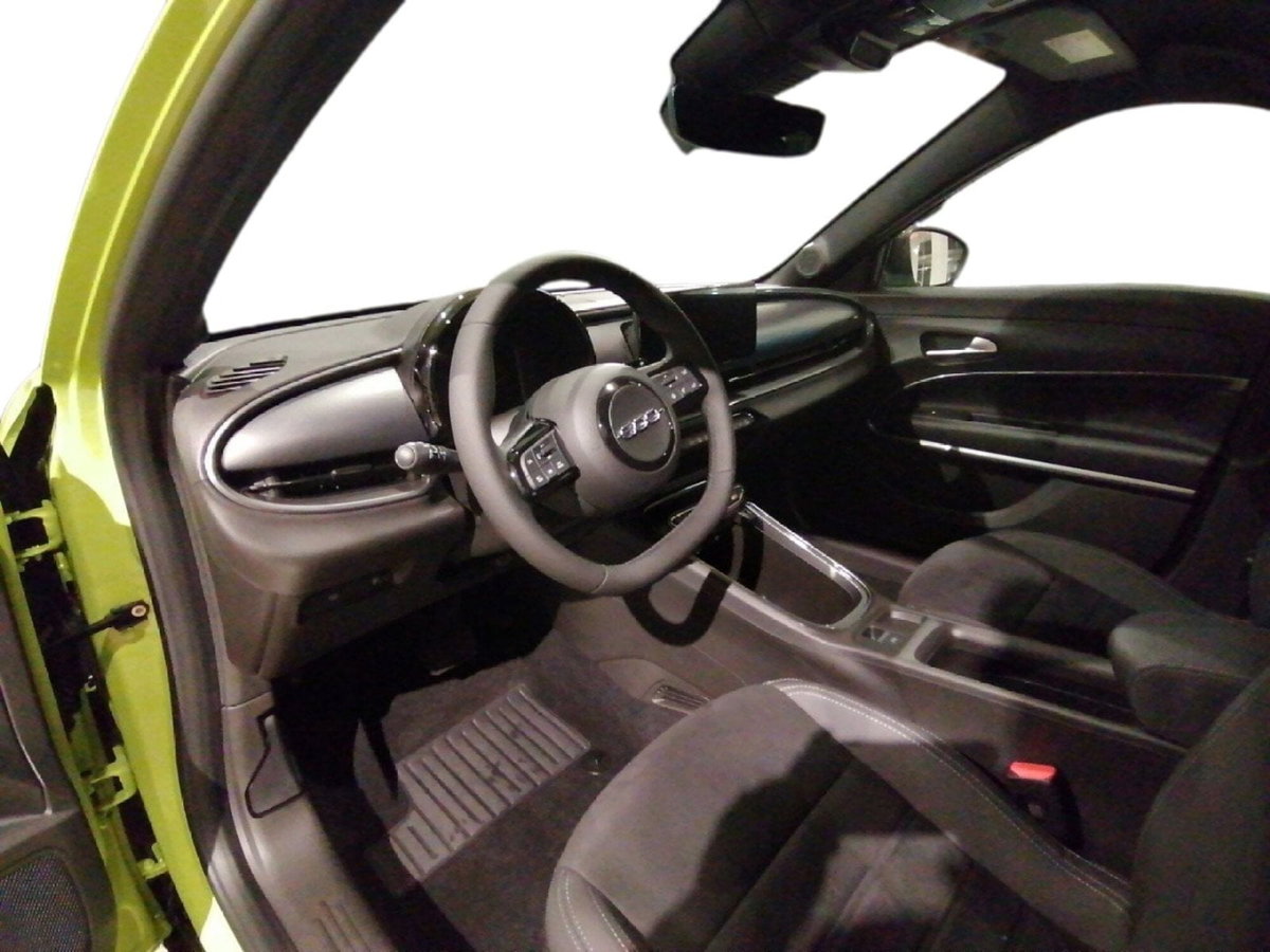 Fiat 600 1.2 hybrid 145cv auto (8)