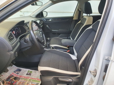 Volkswagen T-Roc 1.6 TDI SCR Advanced BlueMotion Technology (10)