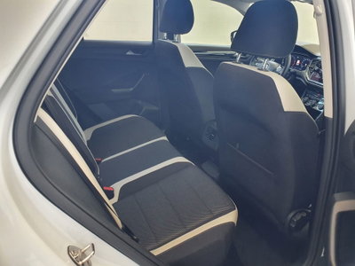 Volkswagen T-Roc 1.6 TDI SCR Advanced BlueMotion Technology (13)