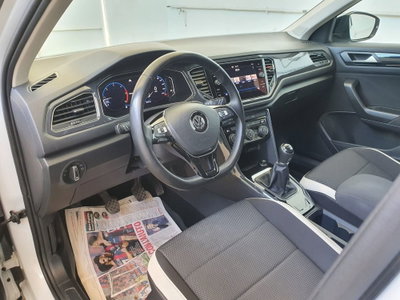 Volkswagen T-Roc 1.6 TDI SCR Advanced BlueMotion Technology (9)