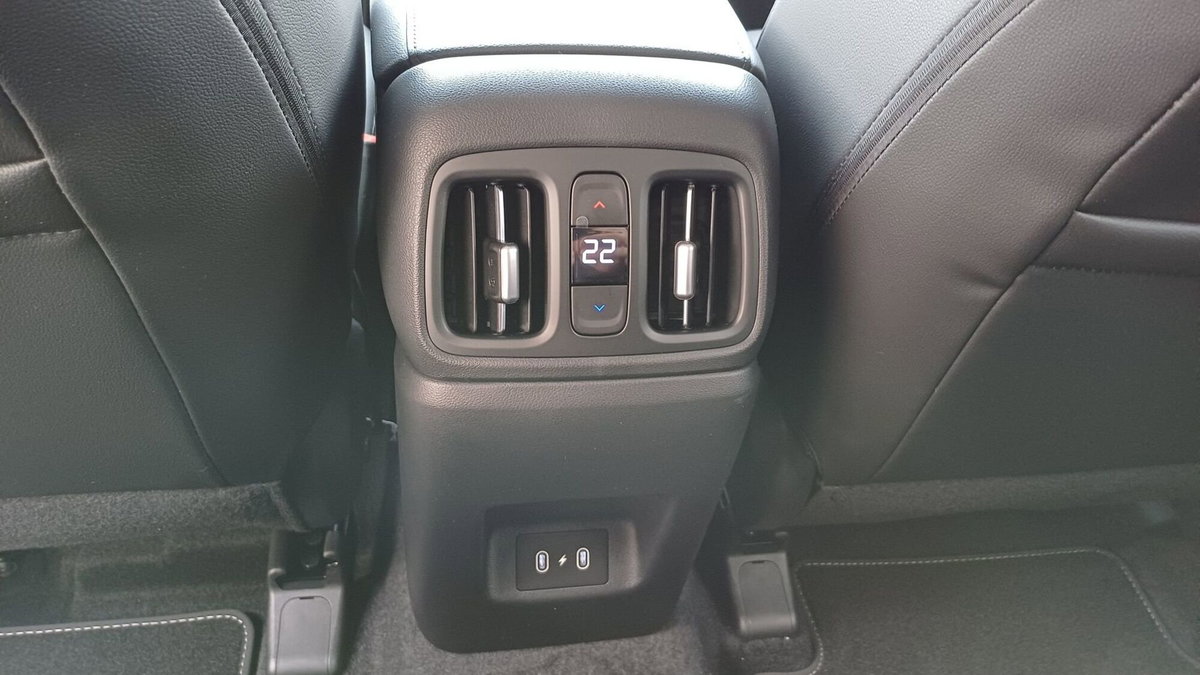 Hyundai Tucson 1.6 hev Exellence 2wd 239cv auto (13)
