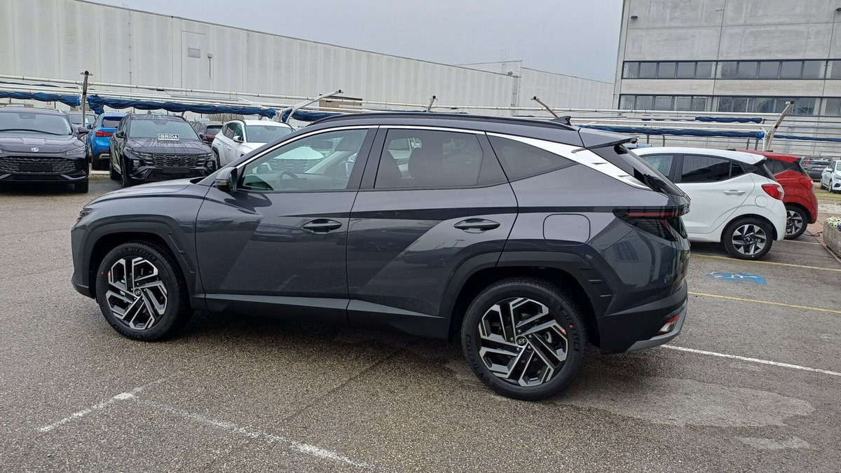 Hyundai Tucson 1.6 hev Exellence 2wd auto (3)