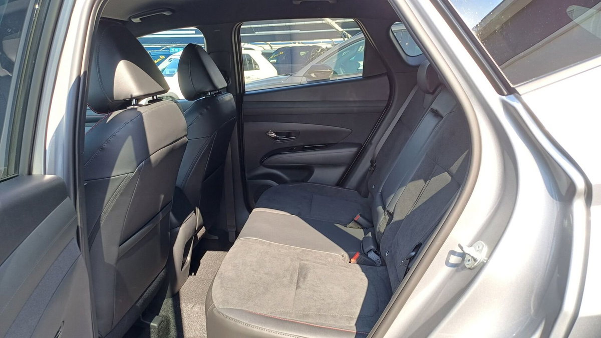 Hyundai Tucson 1.6 hev Xtech 2wd 239cv auto (11)