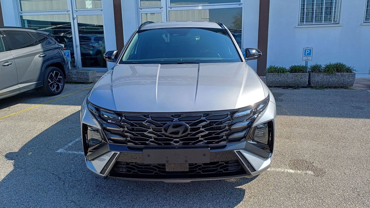 Hyundai Tucson 1.6 hev Xtech 2wd 239cv auto (2)
