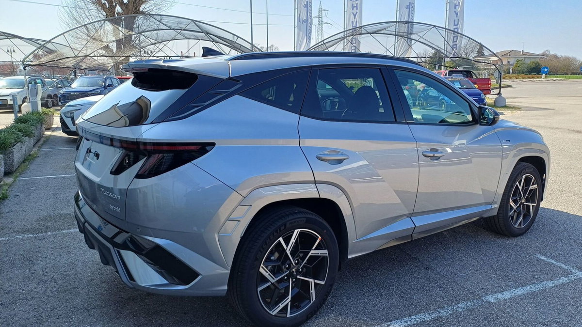 Hyundai Tucson 1.6 hev Xtech 2wd 239cv auto (5)