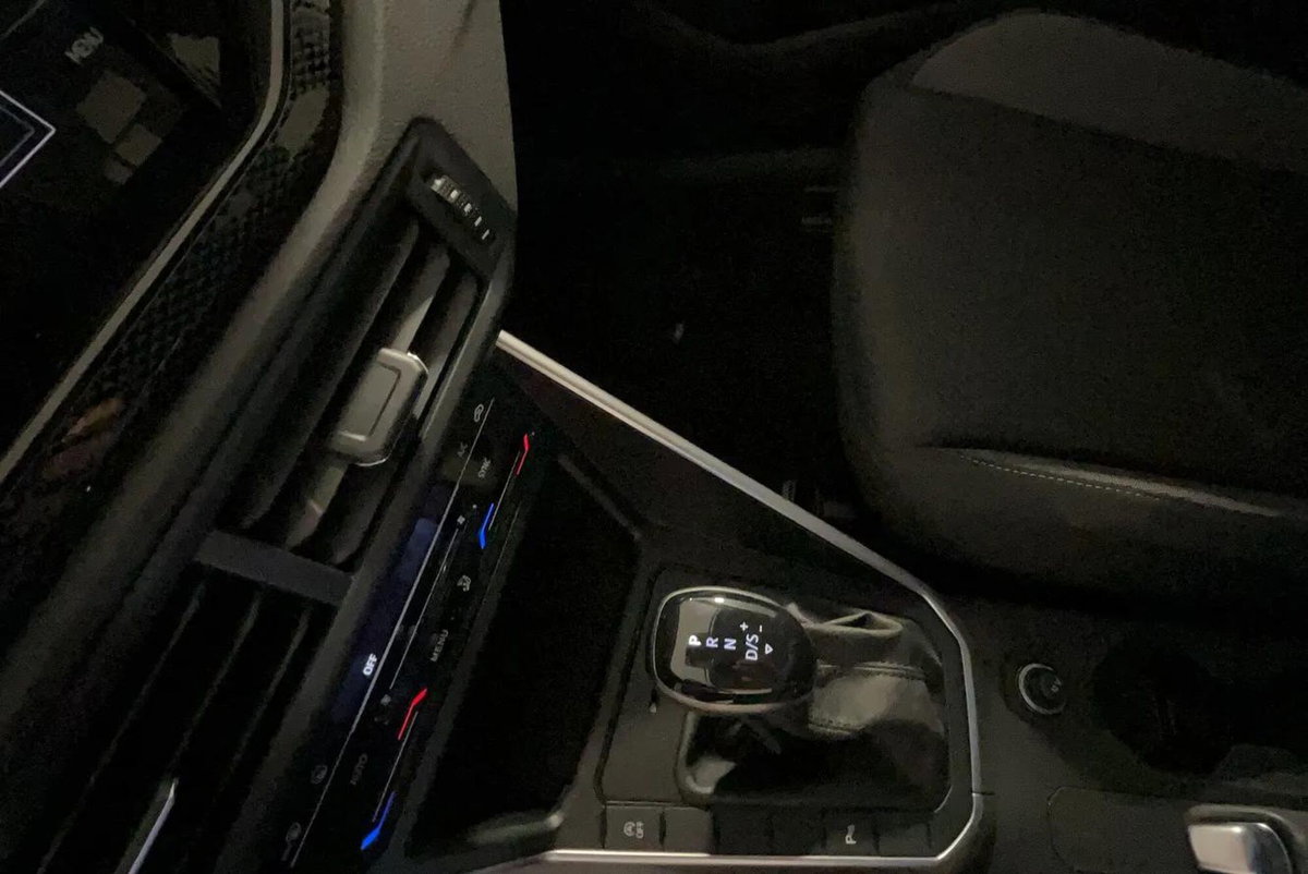Volkswagen Polo 1.0 tsi Edition 95cv dsg (15)