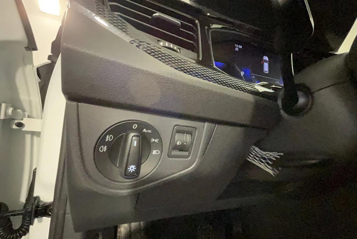Volkswagen Polo 1.0 tsi Edition 95cv dsg (18)