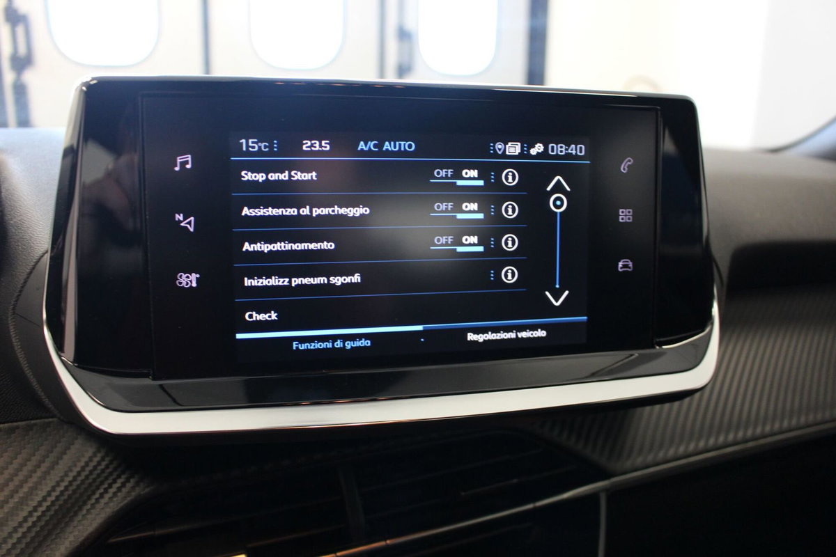Peugeot 2008 1.2 puretech Active s&s 100cv (13)