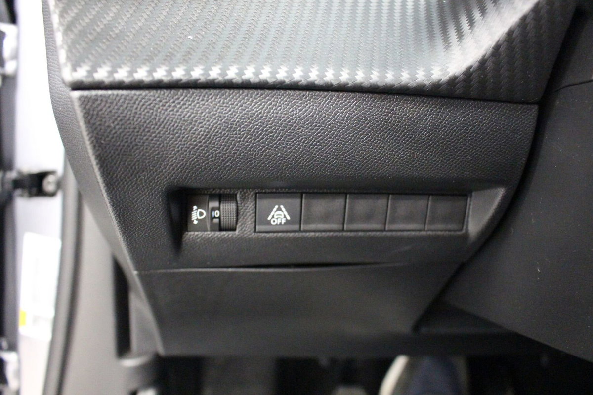 Peugeot 2008 1.2 puretech Active s&s 100cv (17)