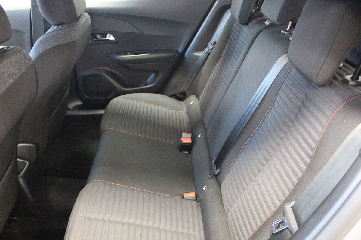 Peugeot 2008 1.2 puretech Active s&s 100cv (7)