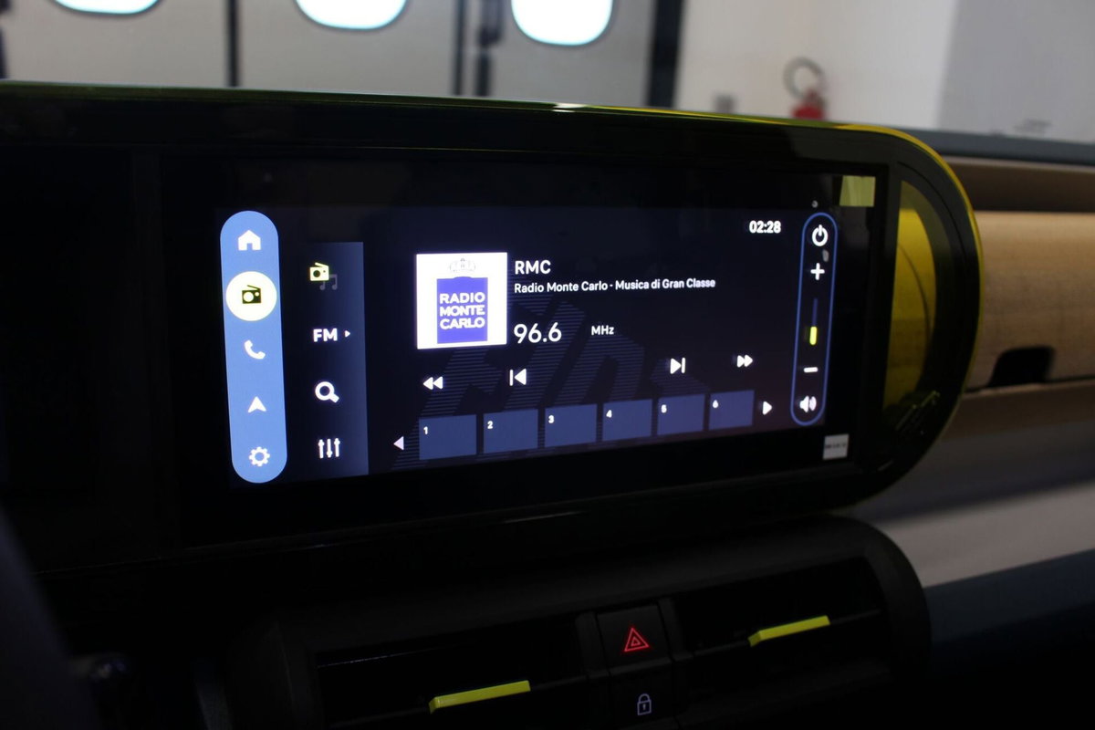 Fiat Grande Panda 1.2 hybrid La Prima 110cv edct (17)