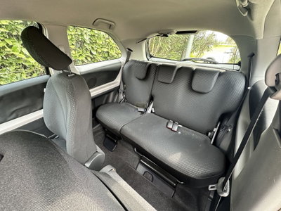 Toyota Yaris 1.3 3 porte M-MT S (12)