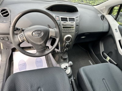 Toyota Yaris 1.3 3 porte M-MT S (13)