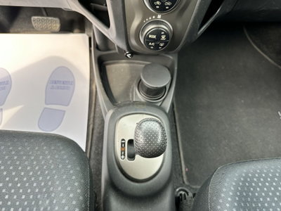 Toyota Yaris 1.3 3 porte M-MT S (14)