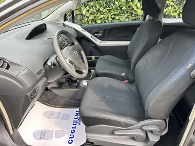 Toyota Yaris 1.3 3 porte M-MT S (9)