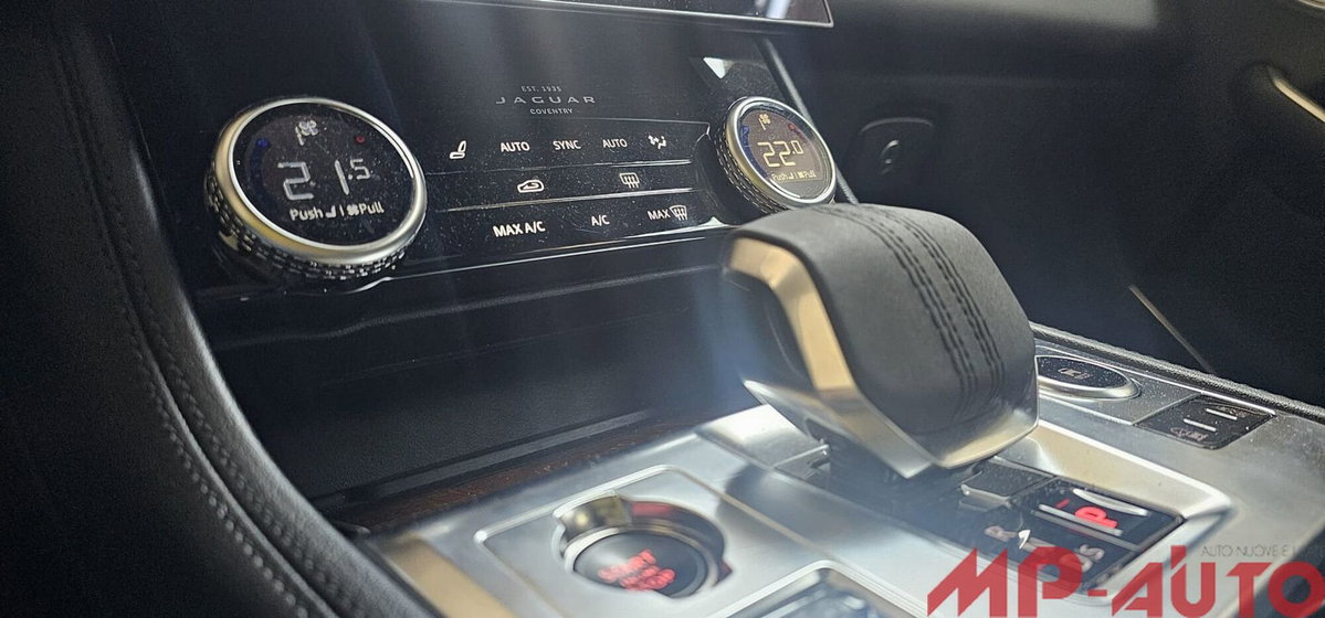 Jaguar F-Pace 2.0d i4 mhev R-Dynamic S 90th Anniversary Edition awd 204cv auto (10)