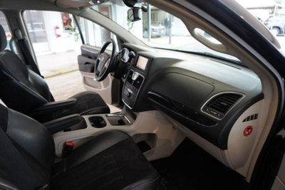 Lancia Voyager 2.8 Turbodiesel Platinum 177 CV (16)