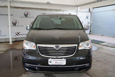 Lancia Voyager 2.8 Turbodiesel Platinum 177 CV (3)