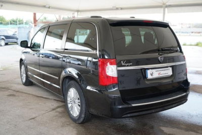 Lancia Voyager 2.8 Turbodiesel Platinum 177 CV (5)