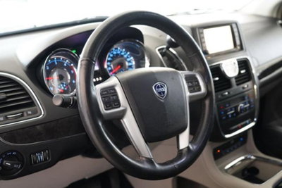 Lancia Voyager 2.8 Turbodiesel Platinum 177 CV (9)