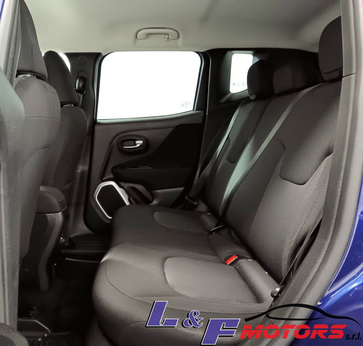 Jeep Renegade 1.6 Mjt DDCT 120 CV Business (19)