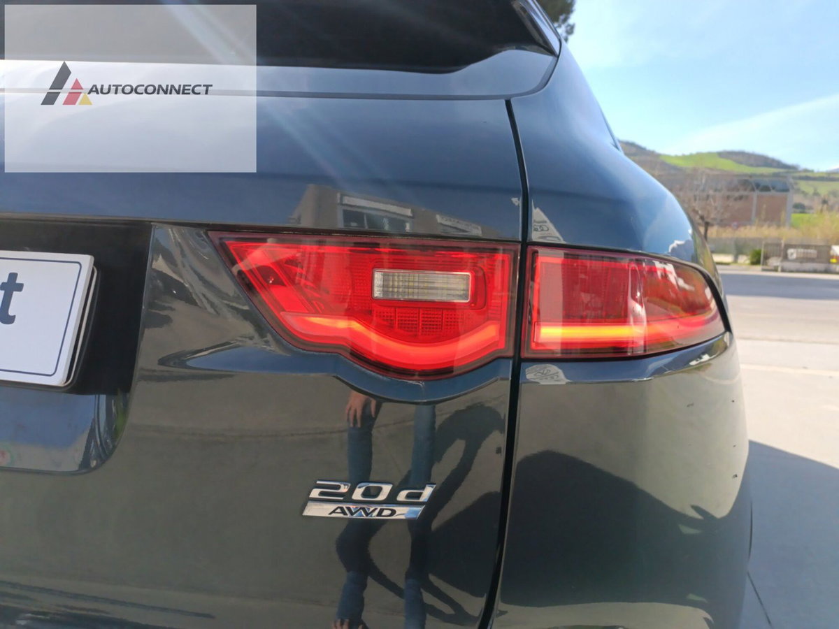Jaguar F-Pace 2.0 D 180 CV AWD R-Sport (10)