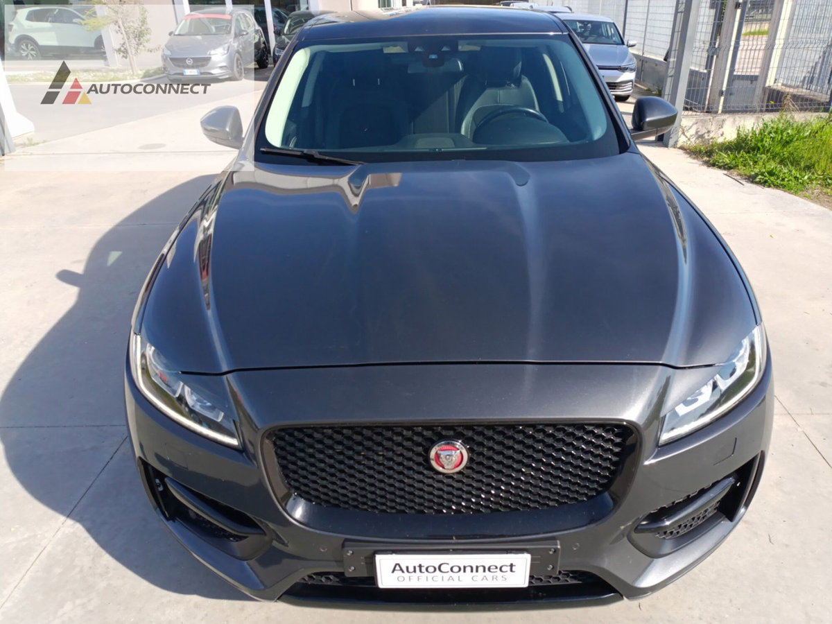 Jaguar F-Pace 2.0 D 180 CV AWD R-Sport (13)