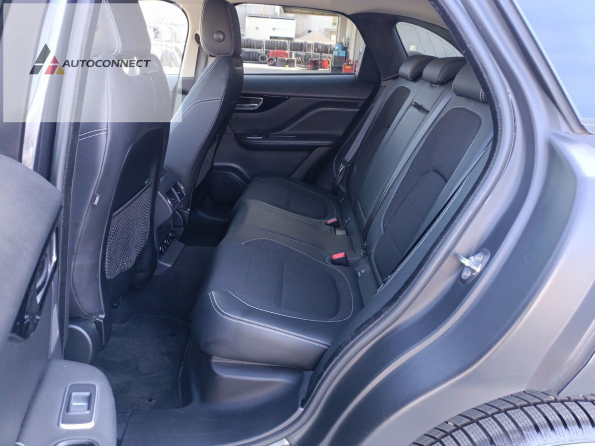 Jaguar F-Pace 2.0 D 180 CV AWD R-Sport (19)