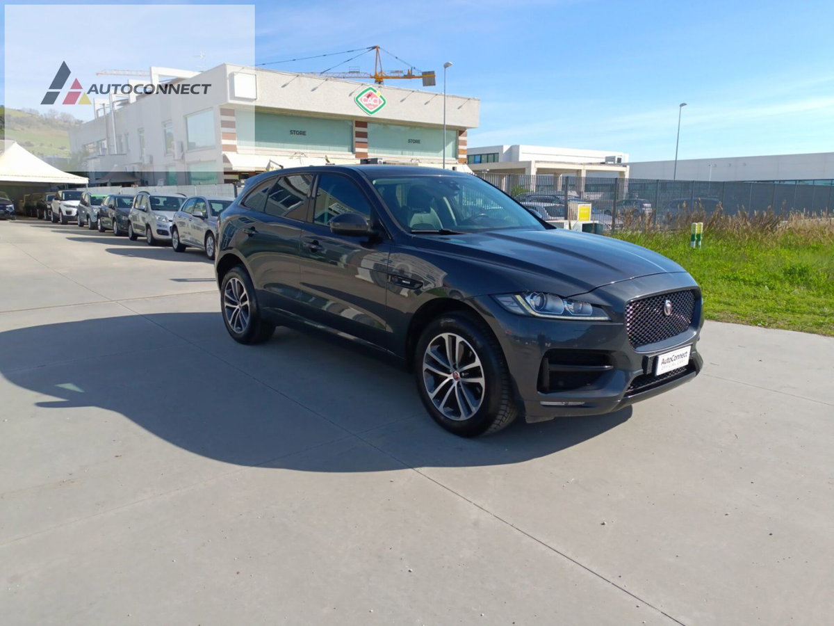 Jaguar F-Pace 2.0 D 180 CV AWD R-Sport (8)