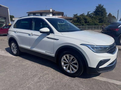 Volkswagen Tiguan 2.0 TDI 150 CV SCR DSG 4MOTION Life (2)