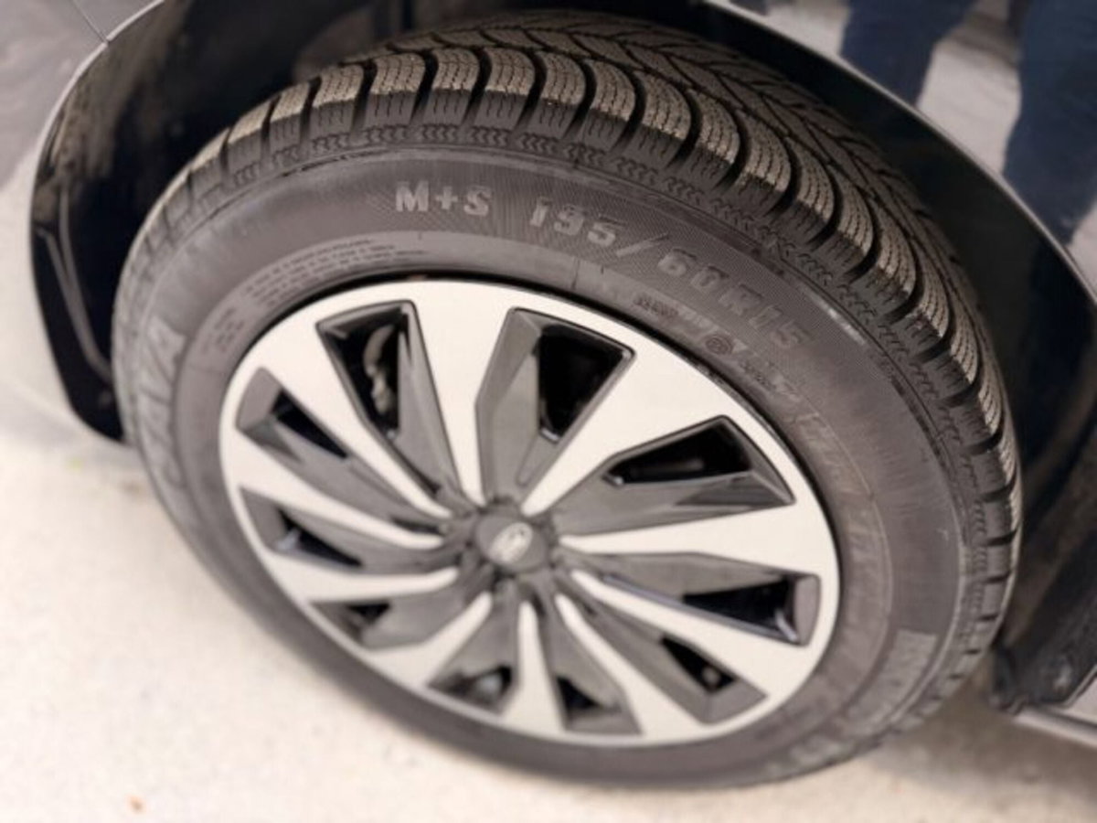 Ford Fiesta 1.1 75 CV 5 porte Titanium (17)