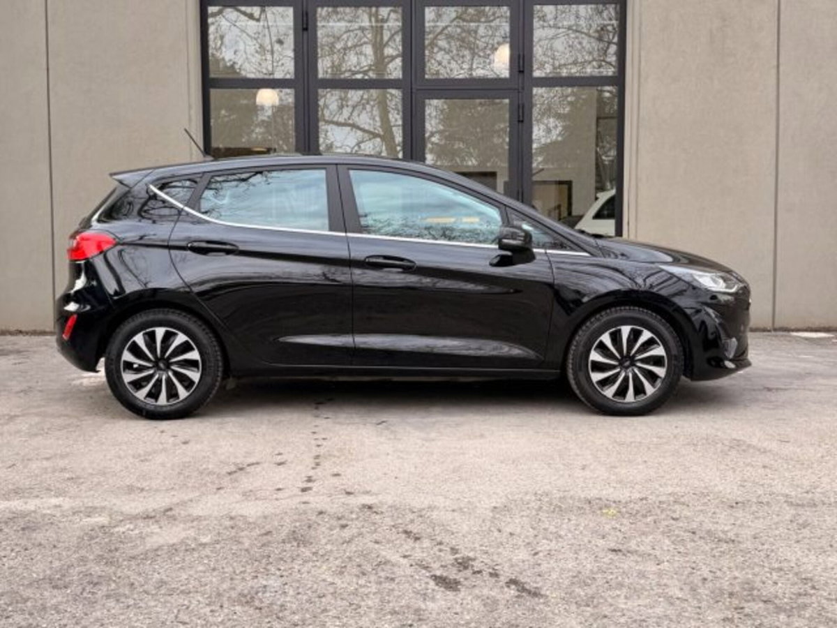 Ford Fiesta 1.1 75 CV 5 porte Titanium (8)