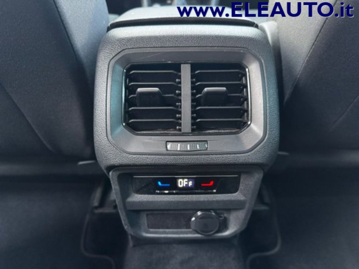 Volkswagen Tiguan 2.0 TDI 150 CV SCR DSG 4MOTION Elegance (16)