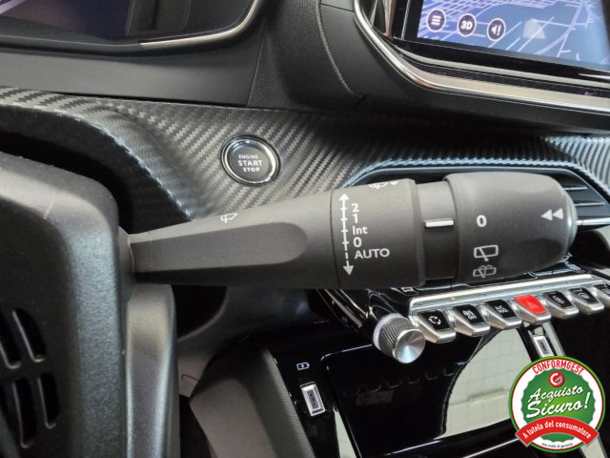 Peugeot 2008 PureTech 100 S&S Allure (14)
