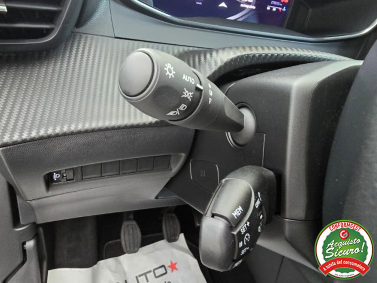 Peugeot 2008 PureTech 100 S&S Allure (15)