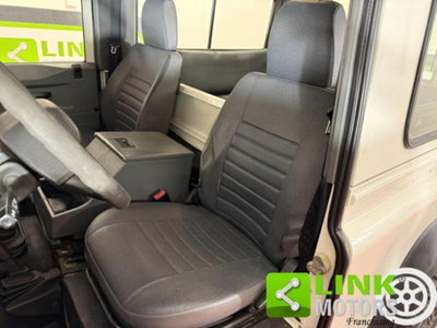 Land Rover Defender 90 2.5 Td5 Station Wagon (10)